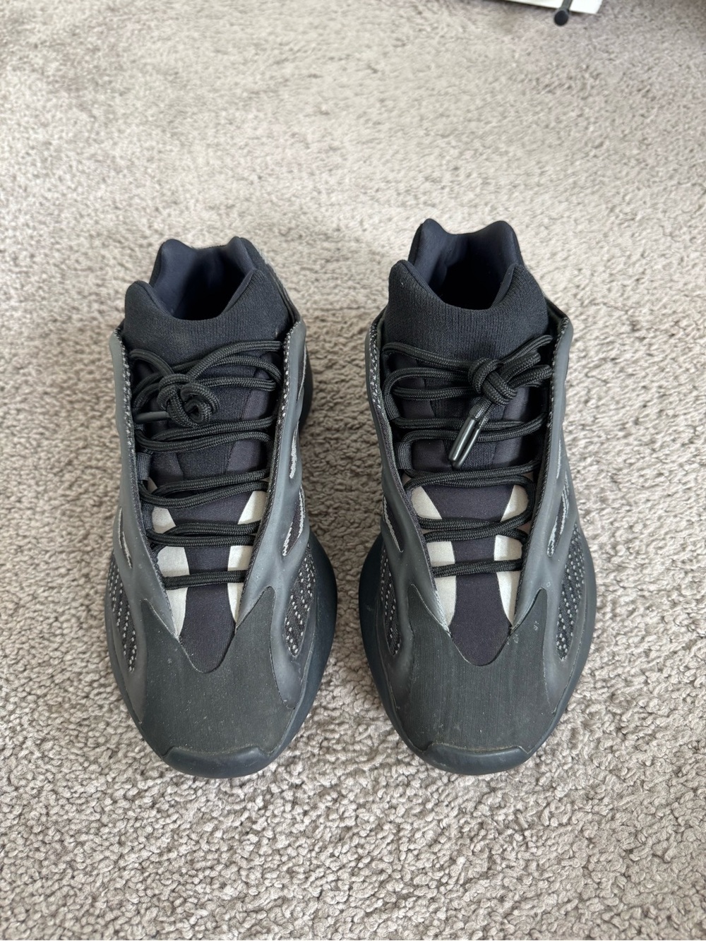 Yeezy 700v3